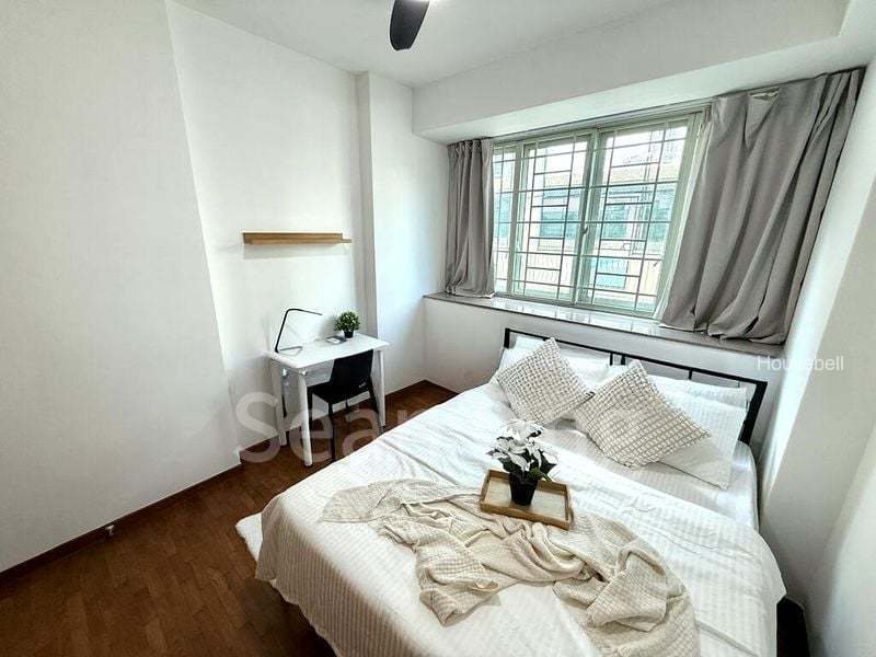 Queens, S$ 1,500 /月, 100 sqft, 公寓 - Condominium