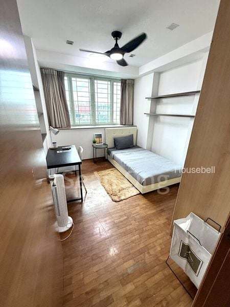 Queens, S$ 1,500 /月, 100 sqft, 公寓 - Condominium