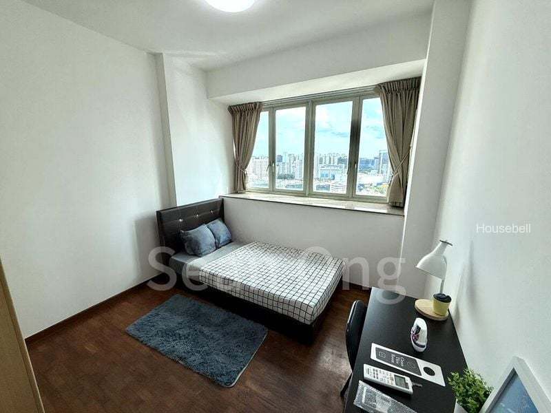 Queens, S$ 1,500 /月, 100 sqft, 公寓 - Condominium