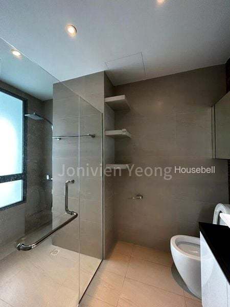 Room (Condo) for Rent in  Carabelle, S$ 1,800 /mo, 300 sqft, Condos - Condominium