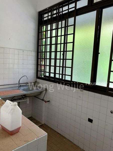 4 Bed Walk-up Apartment (Condo) for Sale in  Changi Road, S$ 1,700,000, 1,323 sqft, 公寓 - Walk-up
