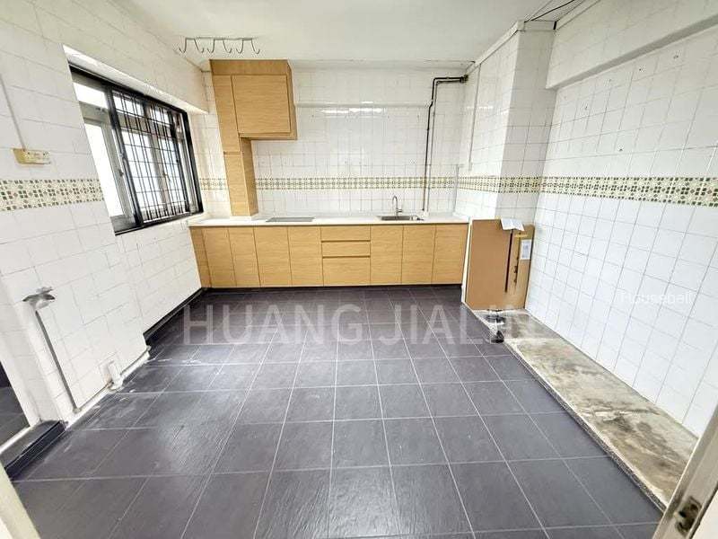 180 Pasir Ris Street 11