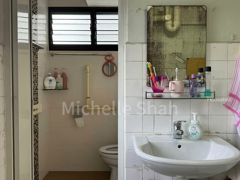 332 Ang Mo Kio Avenue 1, S$ 400,000, 732 sqft, HDB - 3 NG
