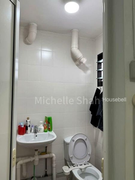 332 Ang Mo Kio Avenue 1, S$ 400,000, 732 sqft, HDB - 3 NG