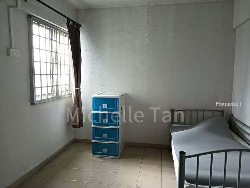474 Ang Mo Kio Avenue 10, S$ 850 /mo, 120 sqft, HDB - 3 NG