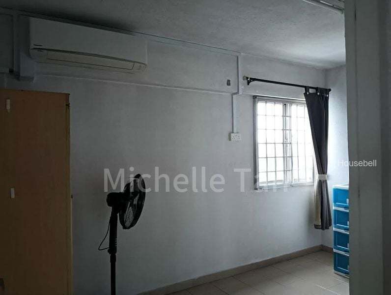 474 Ang Mo Kio Avenue 10, S$ 850 /mo, 120 sqft, HDB - 3 NG