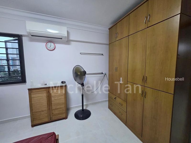 474 Ang Mo Kio Avenue 10, S$ 850 /mo, 120 sqft, HDB - 3 NG
