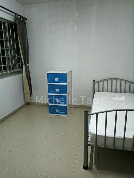 474 Ang Mo Kio Avenue 10, S$ 850 /mo, 120 sqft, HDB - 3 NG