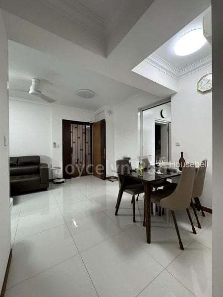 40A Margaret Drive, S$ 3,900 /mo, 678 sqft, HDB - 3 A