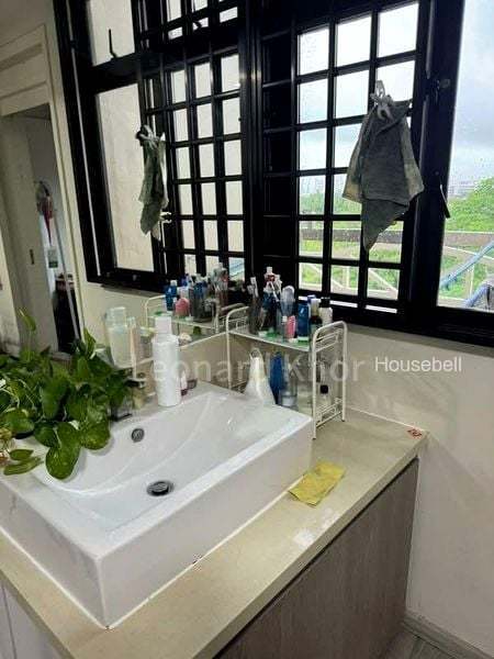 107 Jalan Bukit Merah(2)