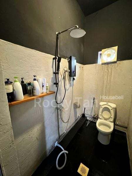 Walk-up for Room Rent: Tanjong Katong Road, S$ 990 /月, 300 sqft, 公寓 - Walk-up