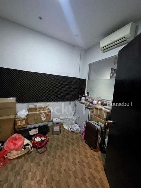 Walk-up for Room Rent: Tanjong Katong Road, S$ 990 /月, 300 sqft, 公寓 - Walk-up