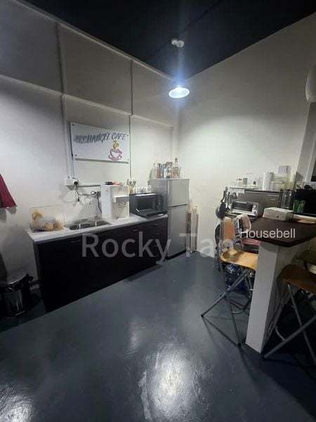 Walk-up for Room Rent: Tanjong Katong Road, S$ 990 /月, 300 sqft, 公寓 - Walk-up