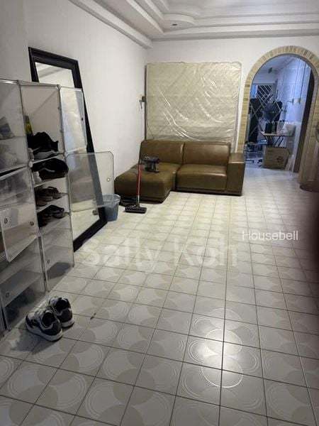 304 Jurong East Street 32(1)