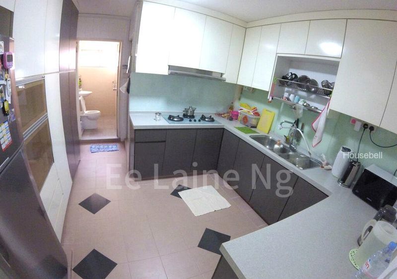 4-Room HDB for Room Rent: 81 Redhill Lane, S$ 1,150 /mo, 160 sqft, HDB - 4 A