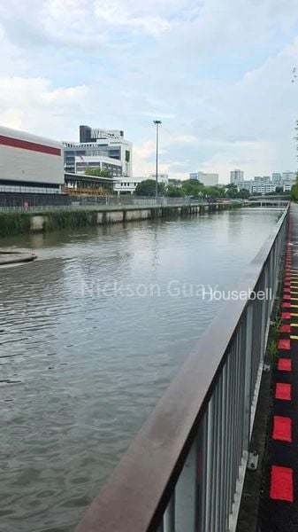 4-Room HDB for Room Rent: Common Room available for rent in 156A Bishan St 11, 085., S$ 1,000 /月, 155 sqft, 组屋 - 4 A
