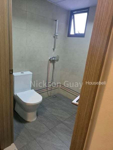 4-Room HDB for Room Rent: Common Room available for rent in 156A Bishan St 11, 085., S$ 1,000 /月, 155 sqft, 组屋 - 4 A
