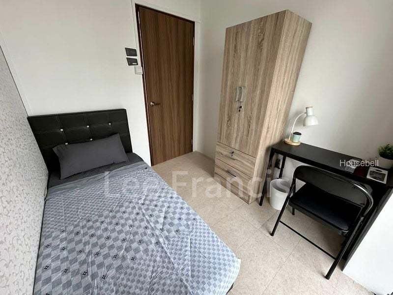 Condo for Room Rent: The Centris.(2)