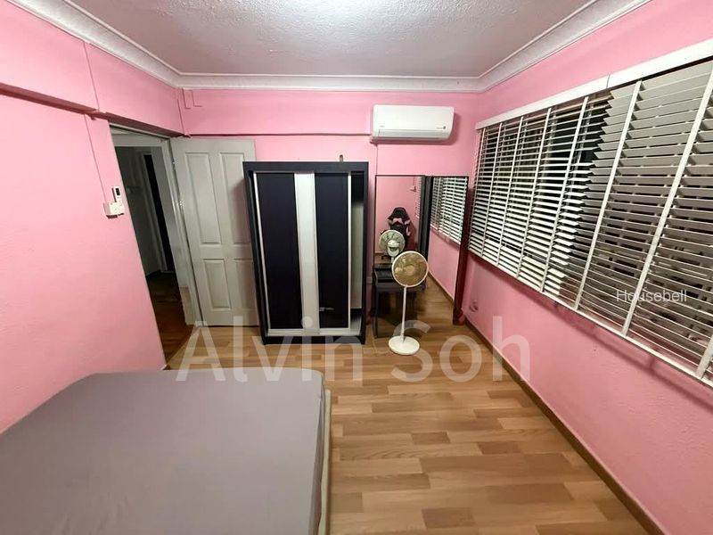 558 Jurong West Street 42(2)