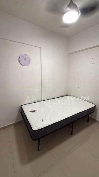 558 Jurong West Street 42, S$ 1,500 /mo, 110 sqft, HDB - 4 A
