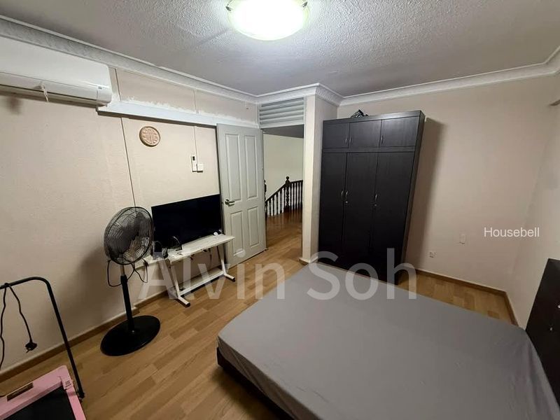 558 Jurong West Street 42(4)