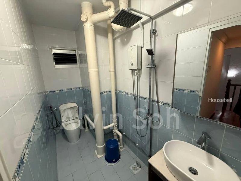 558 Jurong West Street 42(5)