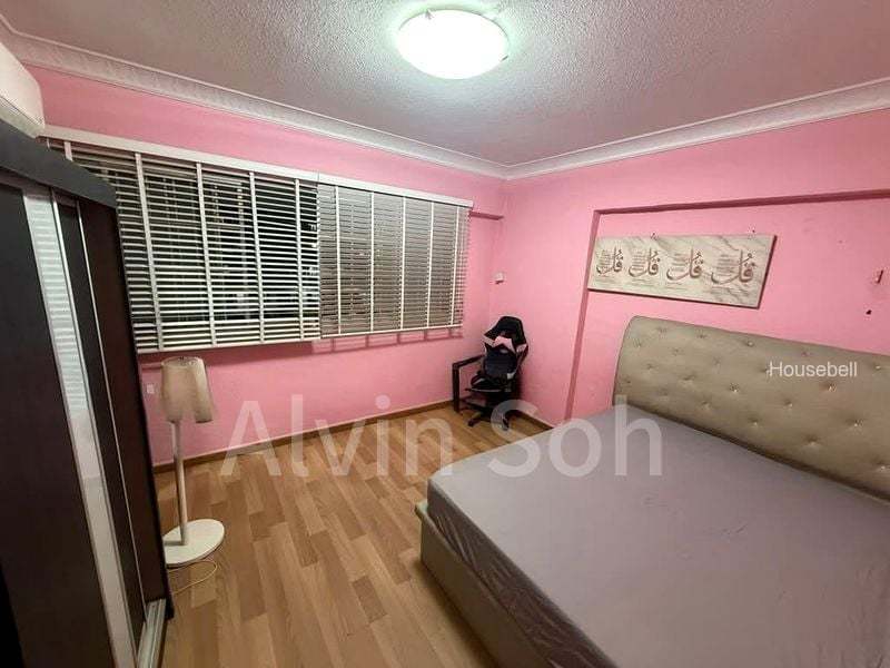 558 Jurong West Street 42(1)