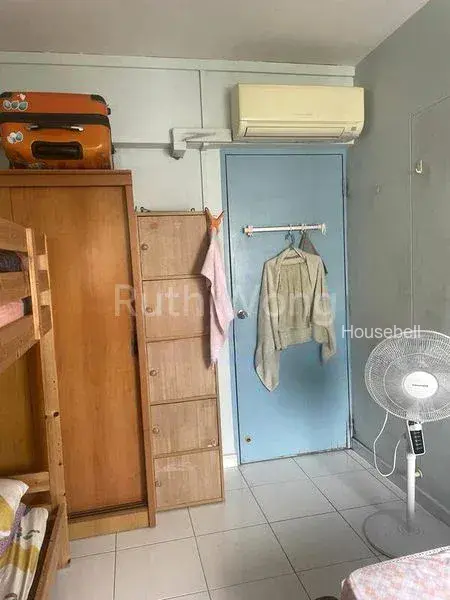 4-Room HDB for Room Rent: 638 Choa Chu Kang Street 64, S$ 500 /月, 150 sqft, 组屋 - 4 A
