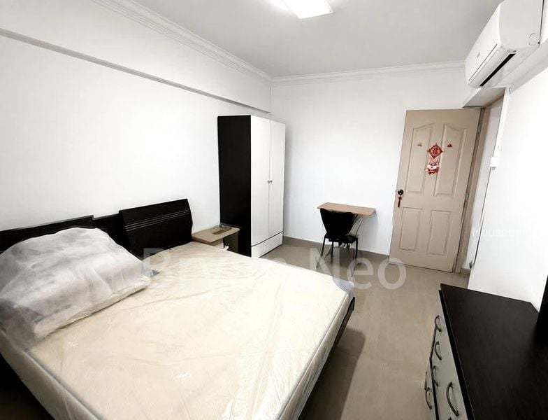 332 Jurong East Avenue 1, S$ 900 /月, 100 sqft, 组屋 - 4 A