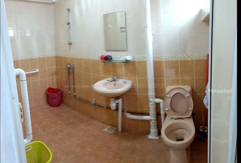 555 Jurong West Street 42(5)