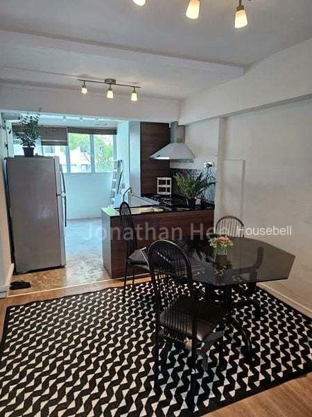 31 Holland Close(2)