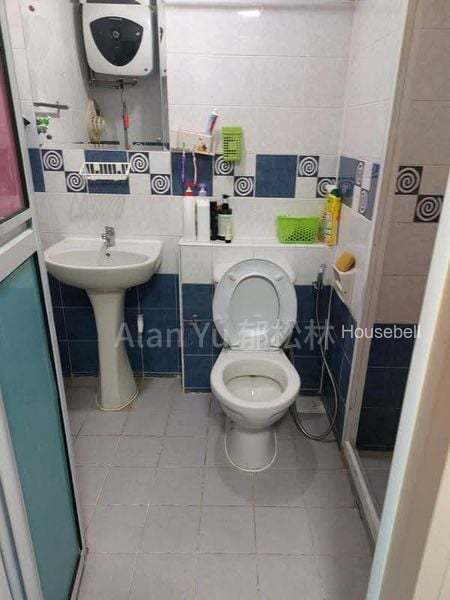 678A Jurong West Street 64(3)
