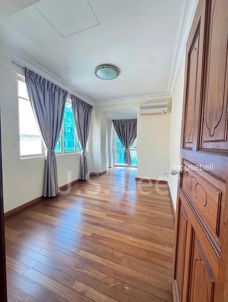5 Bed Semi-Detached House (Landed) for Sale in  Serangoon Garden Way, S$ 6,280,000, 2,636 sqft, 有地 - Semi-Detached House
