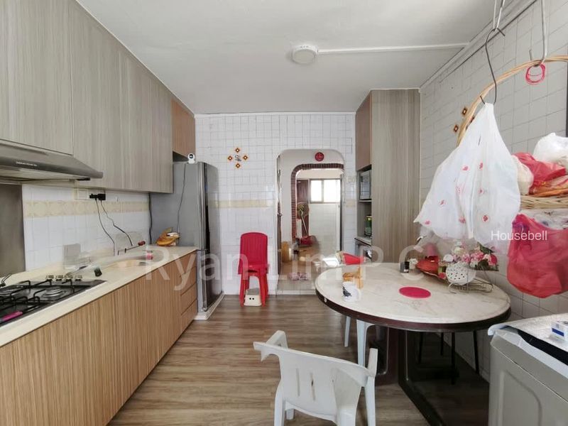310 Jurong East Street 32, S$ 800 /mo, 150 sqft, HDB - 4 NG