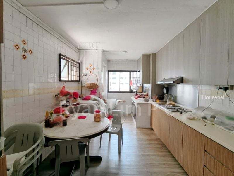 310 Jurong East Street 32, S$ 800 /mo, 150 sqft, HDB - 4 NG