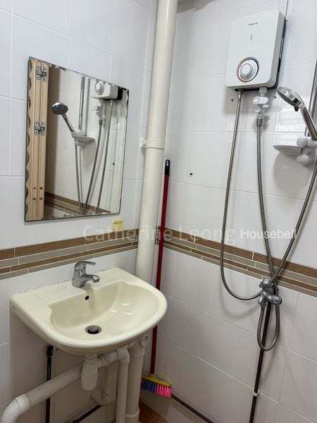 3 Room (3NG) HDB for Rent in  339 Clementi Avenue 5, S$ 3,300 /mo, 721 sqft, HDB - 3 NG