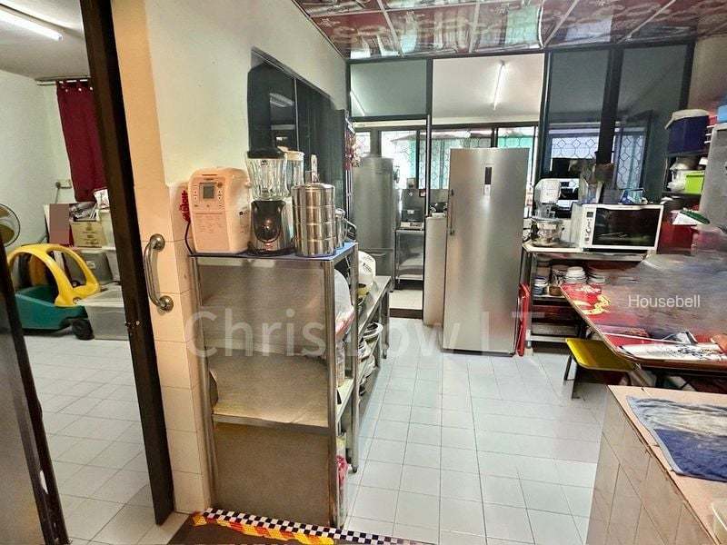 4+1 Bed Terraced House (Landed) for Sale in  Happy Avenue East, S$ 4,650,000, 2,070 sqft, 有地 - Terraced House