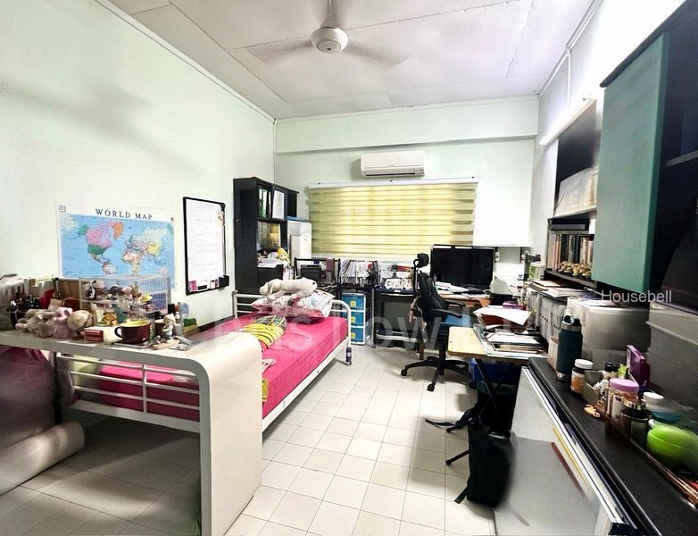 4+1 Bed Terraced House (Landed) for Sale in  Happy Avenue East, S$ 4,650,000, 2,070 sqft, 有地 - Terraced House