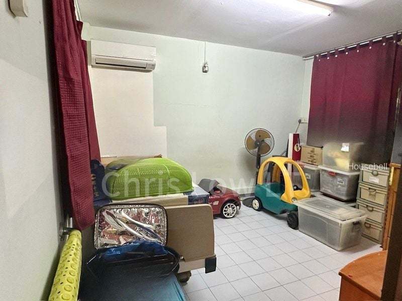 4+1 Bed Terraced House (Landed) for Sale in  Happy Avenue East, S$ 4,650,000, 2,070 sqft, 有地 - Terraced House