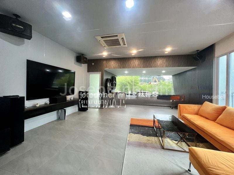 Loyang Villas, S$ 2,900,000, 2,712 sqft, 有地 - Corner Terrace