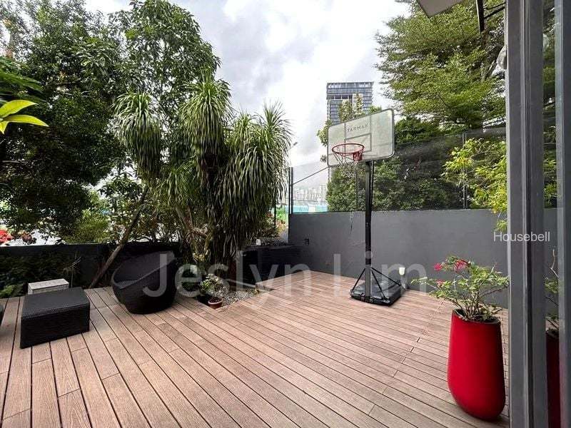 5 Bed Semi-Detached House (Landed) for Sale in  Dyson Road