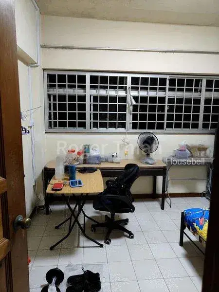128 Geylang East Avenue 1, S$ 850 /mo, 180 sqft, HDB - 4 NG