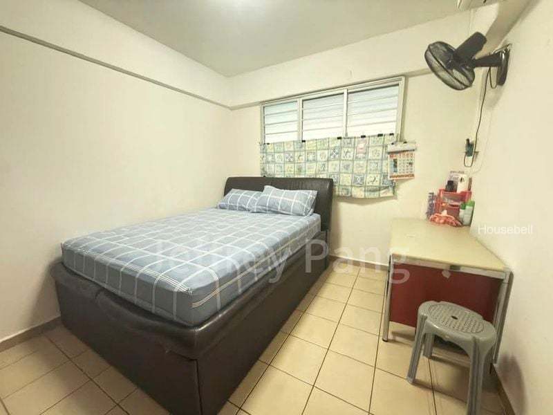 4-Room HDB for Room Rent: 311 Yishun Ring Road, S$ 800 /mo, 120 sqft, HDB - 4 A
