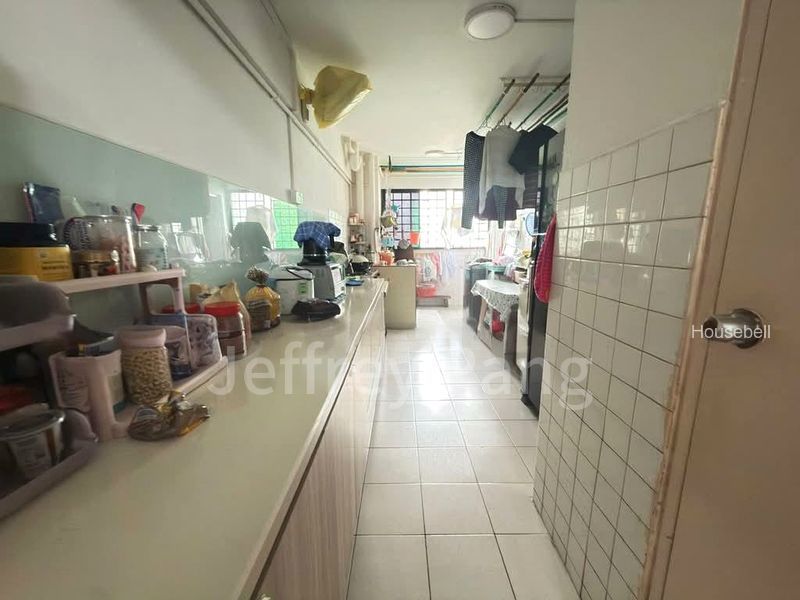 4-Room HDB for Room Rent: 311 Yishun Ring Road(3)