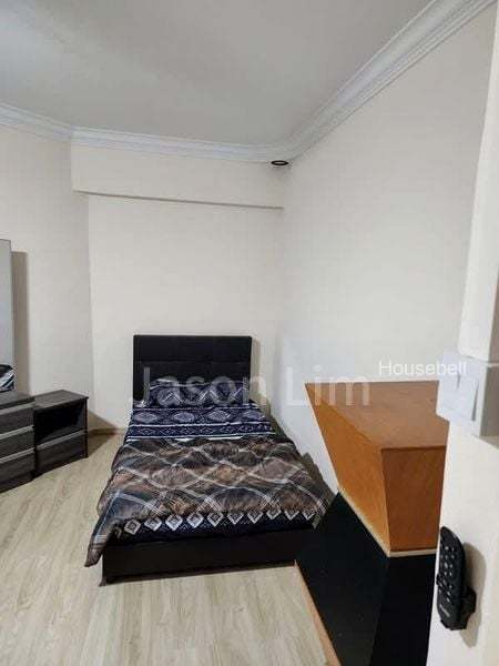323 Yishun Central, S$ 880 /月, 120 sqft, 组屋 - 4 A