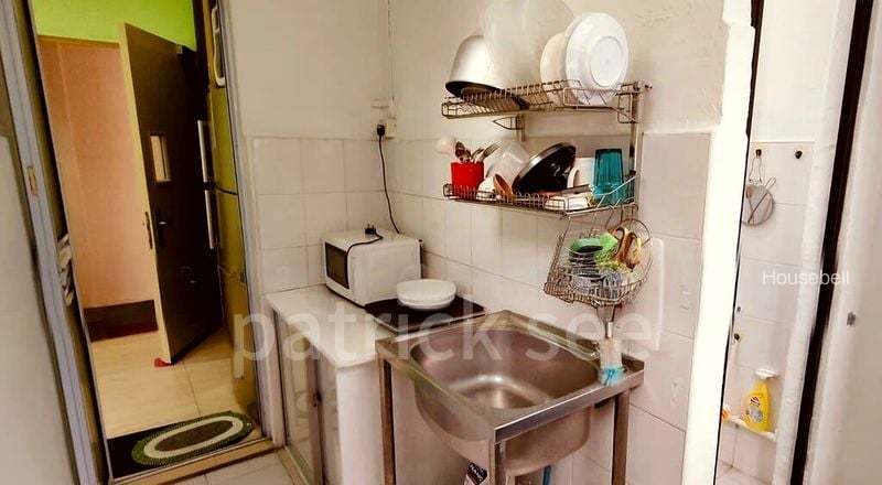 3-Room HDB for Room Rent: 13 York Hill, S$ 1,000 /月, 100 sqft, 组屋 - 3 A