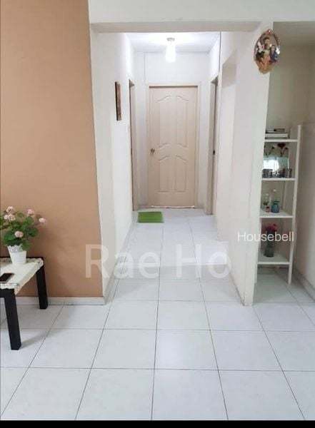 4-Room HDB for Room Rent: 521 Woodlands Drive 14(3)