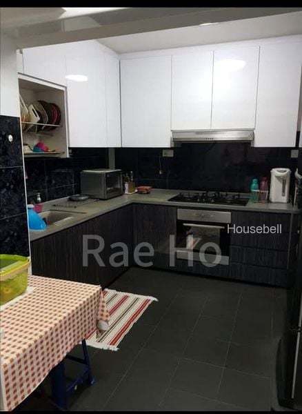 4-Room HDB for Room Rent: 521 Woodlands Drive 14(4)
