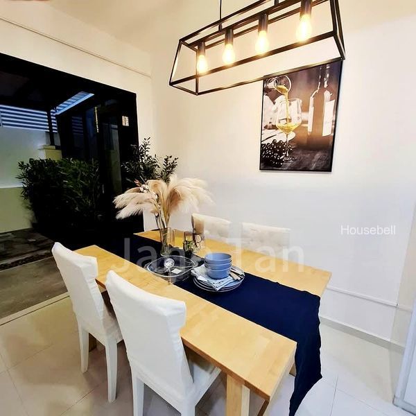 Kew Gate, S$ 1,200 /mo, 120 sqft, Landed - Corner Terrace