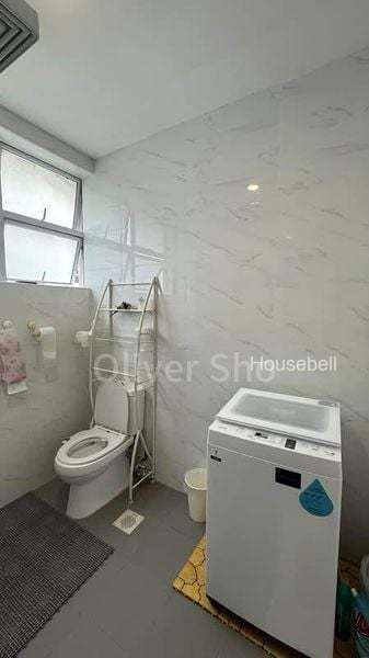 Semi-Detached House for Room Rent: Jalan Raya(1)